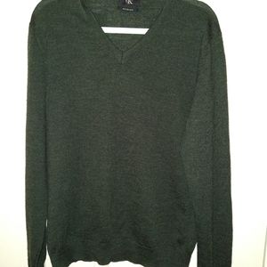 Calvin Klein Extra Fine Merino Wool Green V-Neck Sweater Men's sz Large.